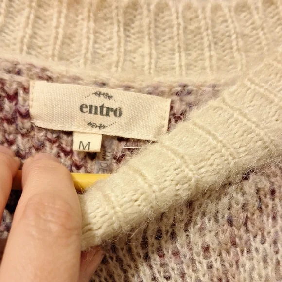 Entro Cream and Purple Chevron Sweater From Avara, Size M - Picture 4 of 5